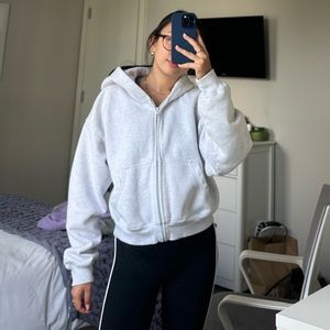Aritzia zip up